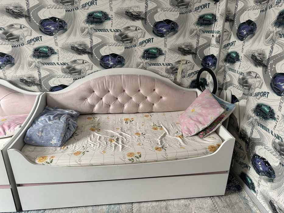 Продается детский диван 2 шт