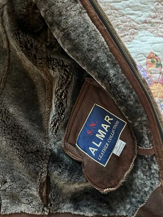 Продам натуральную кожанную  дубленку,на мальчика.