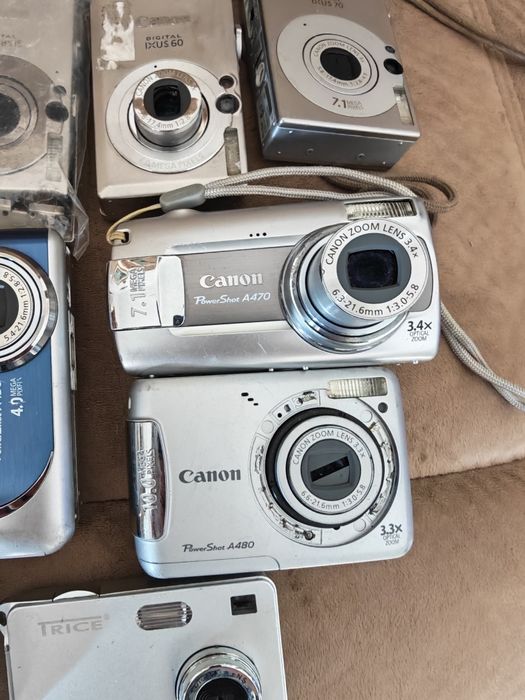 Aparat foto video CANON,compactă ,de colectie.