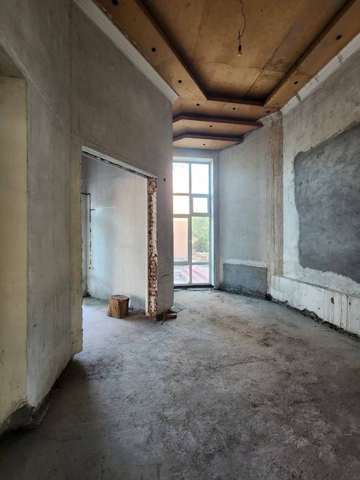 Qo'qon shahridagi turon kuchada joylashgan hovli sotiladi