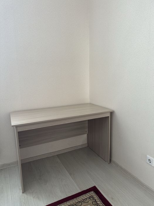 Письменный стол