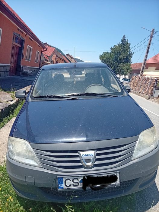 Vând urgent Dacia Logan 1'4 benzina 2011