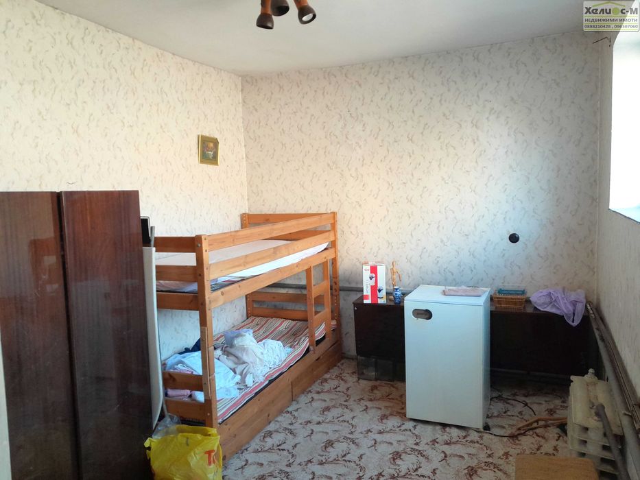 Етаж от къща с двор, гараж и лятна кухня, гр.Монтана