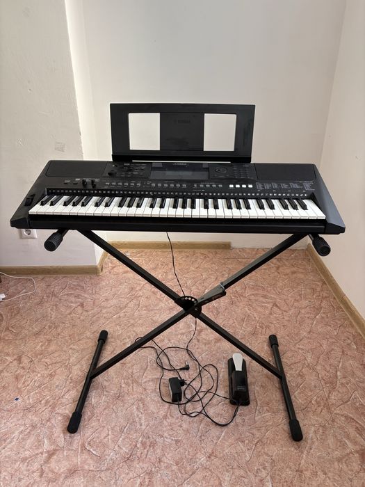 Продам Синтезатор Yamaha PSR-E463