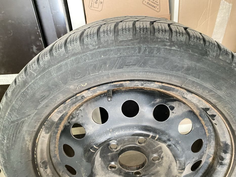 Зимни гуми SNOWPROX 205/55 R16 с джанти 4 бр-общо 150 лв