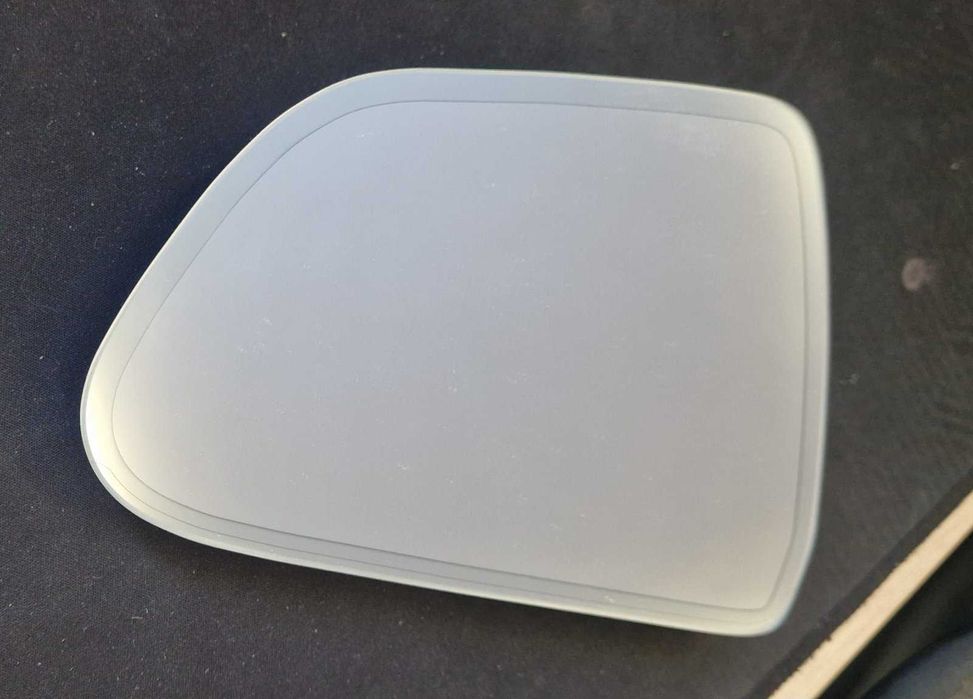 Стъкло за ляво огледало Tesla Model 3