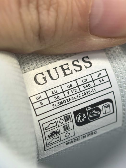 сникарси GUEES 38 номер