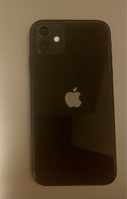 iPhone 11 черен цвят 64 MG