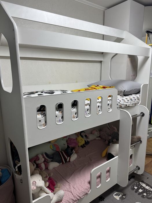 Двухярусная кровать