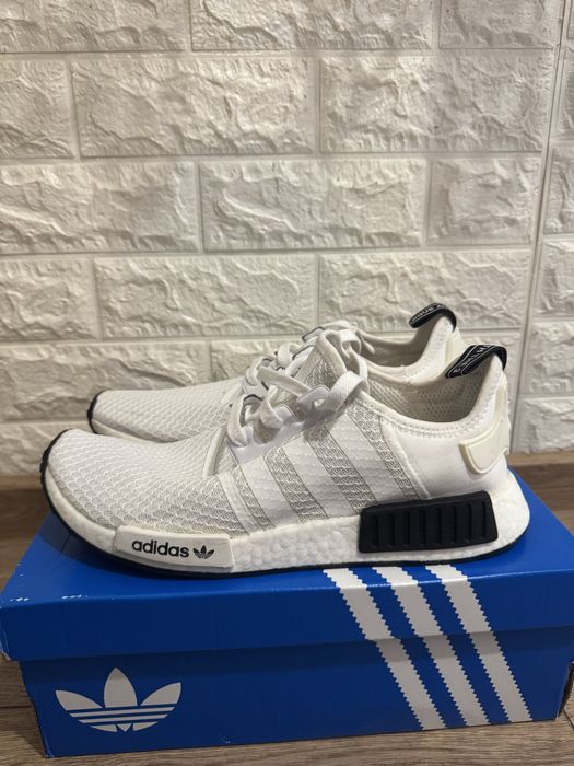 Обувки Adidas NMD_R1