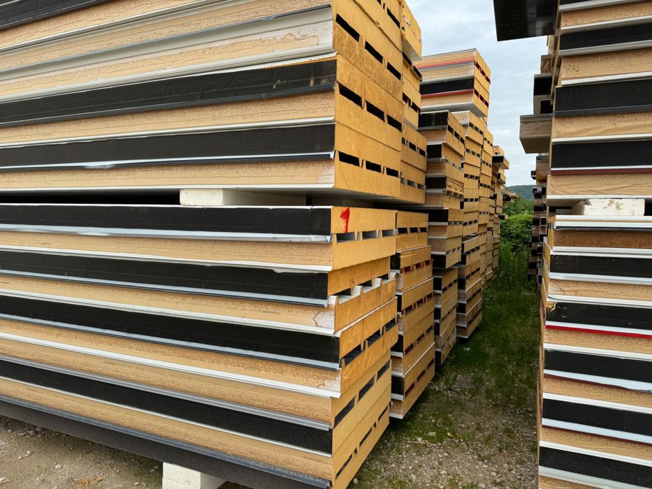 Panou Sandwich la 3m 5m sau 6,5m. grosime tabla de 0,6 Depozit Aiud