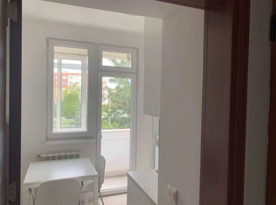 Дава се под наем Двустаен апартамент в София, Яворов - 55 кв.м за 623.22 € - Снимка #1