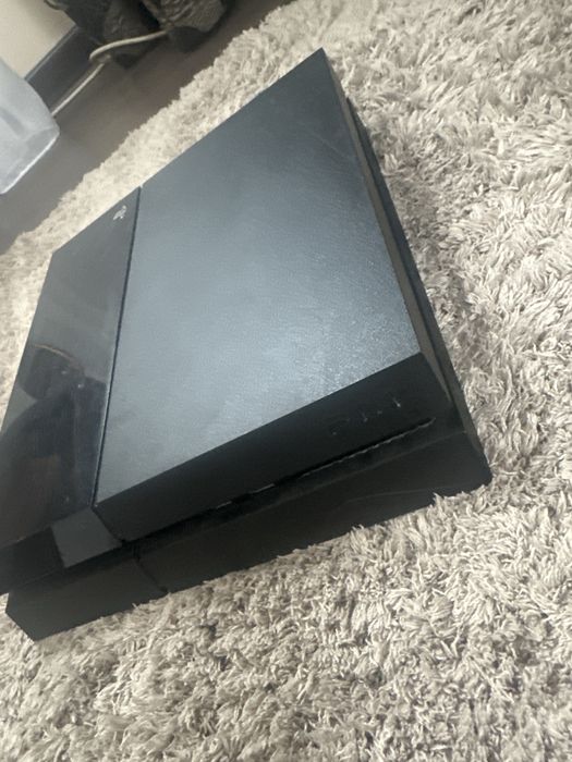 ps 4 фат с дисками и 2 джостиками