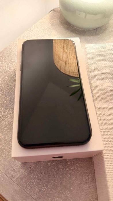 Vand iphone 11 / 64 GB