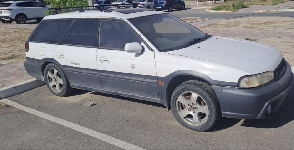 Subaru Legacy сатылады.