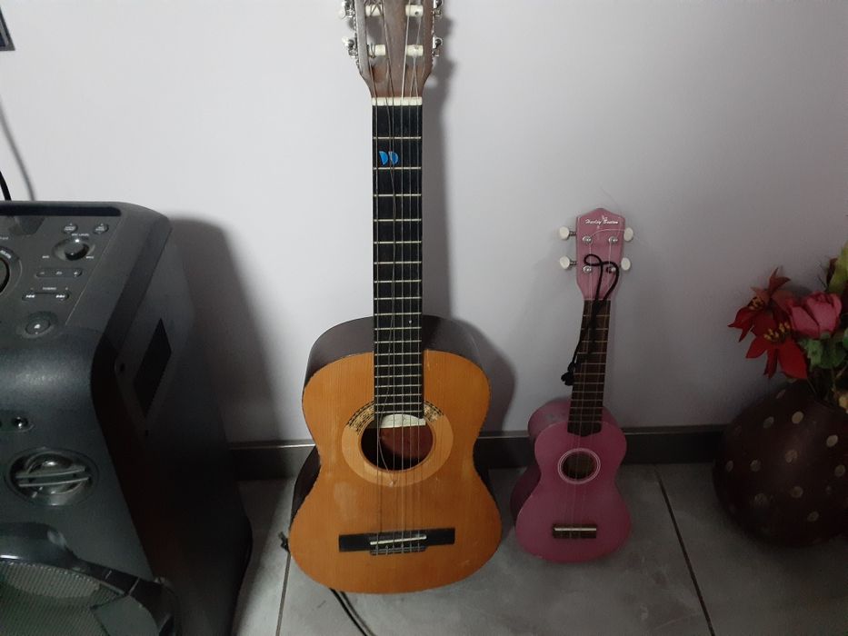 Детска китара 2бр.