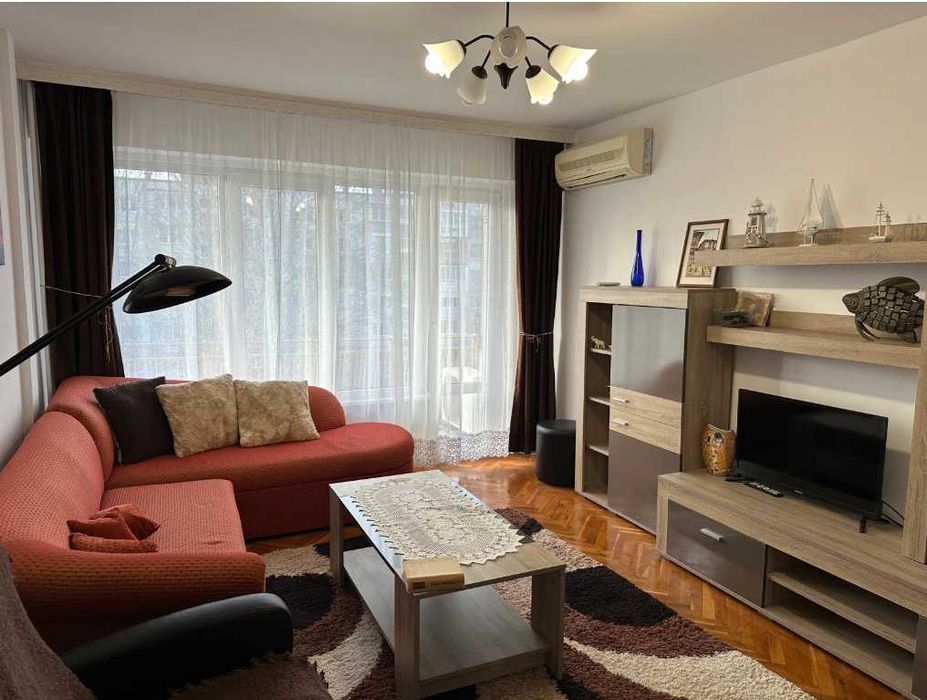 Дава се под наем Четиристаен апартамент в Варна, Център - 80 кв.м за 538.56 € - Снимка #4