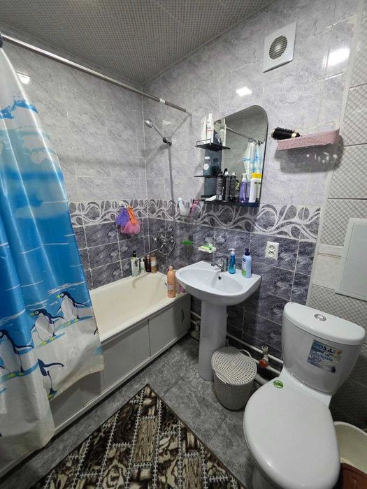 Продается 2-х комнатная квартира с ремонтом на Чехова 2/2/4