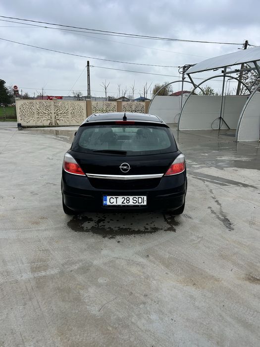 Opel astra H se vinde arata ca in poze specific anului