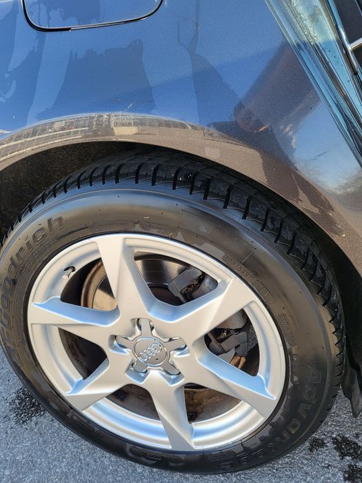 Ауди 4 тъмно сиво