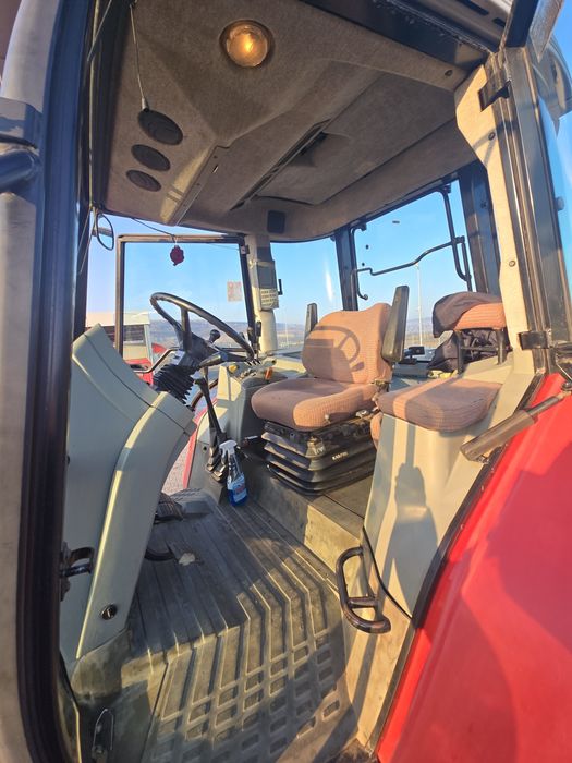 Vând tractor Massey Ferguson 8140