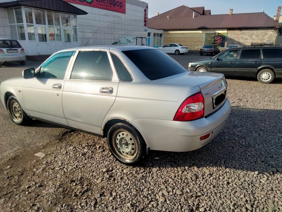 Продам приору седан