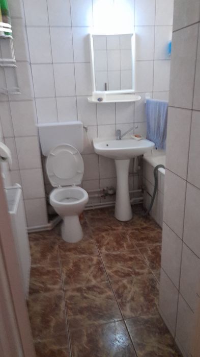Închiriez apartament 3 camere zona Zodiac