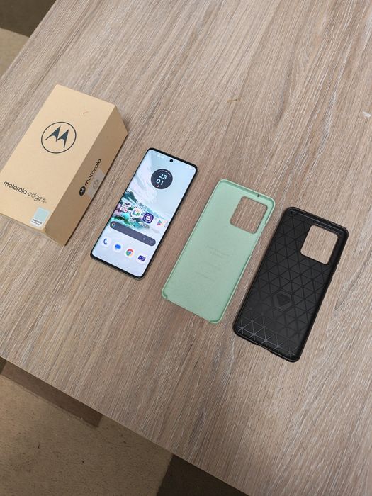 Vând Motorola Edge 40 Neo