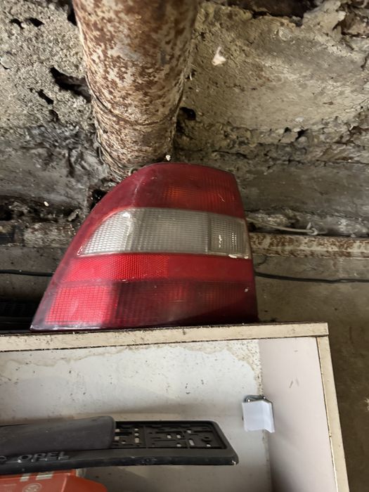 Фара вектра б правая