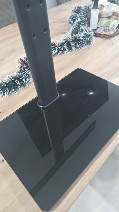 Suport TV Bontec cu Picior Sticla neagra si metal.negru.mat