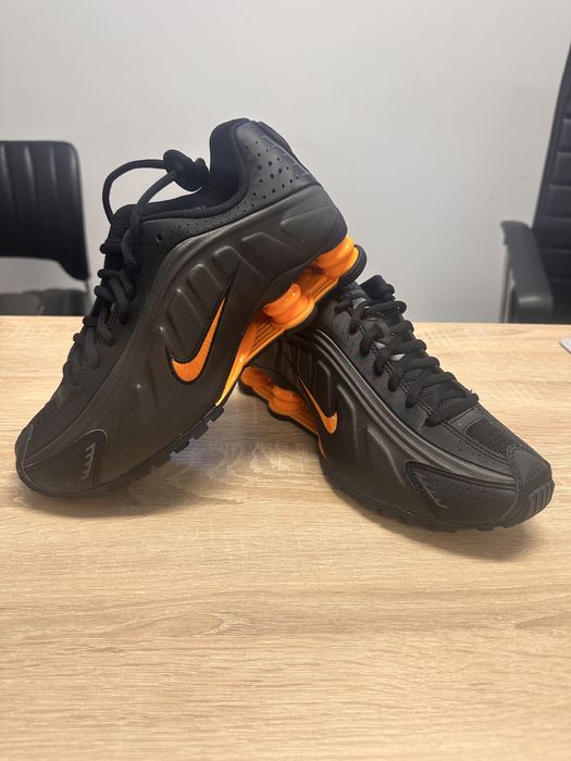 Vand adidasi Nike