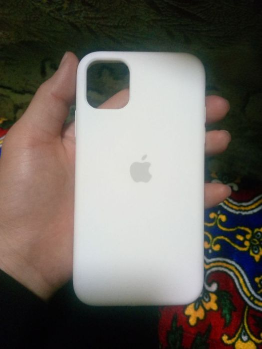 Iphone 11  64 lik batarya uselenniy taza qoyildi aybi ime