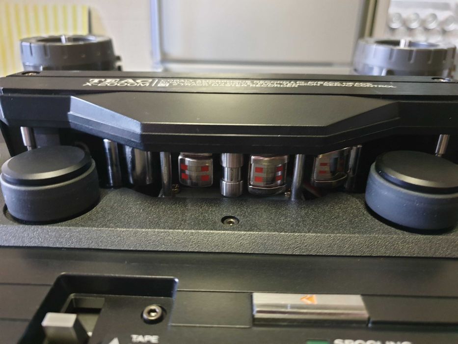 Magnetofon TEAC X 2000M