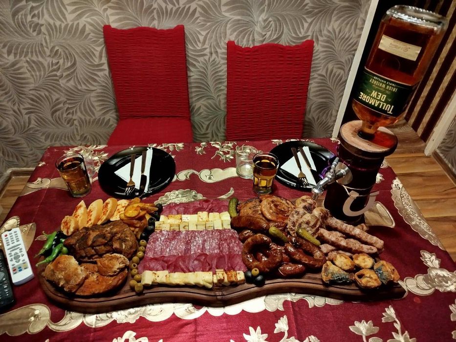 Пепелник от орех и диспенсъри за алкохол