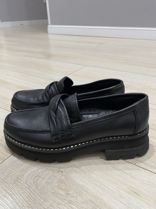 Продам туфли для девочки