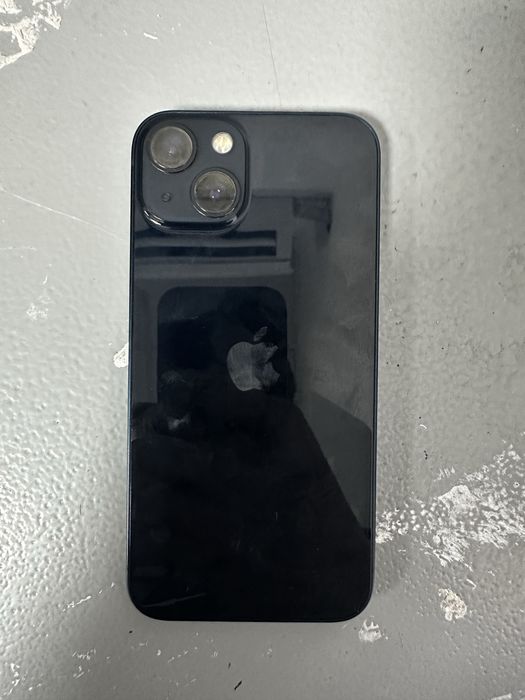 Айфон 13 в хорошем состоянии