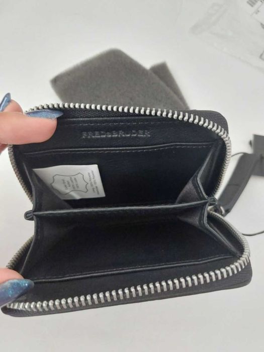 Ново малко черно портмоне естествена кожа FredsBruder
