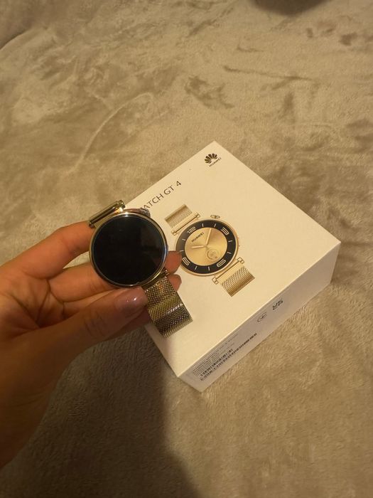 Часовник HUAWEI GT 4