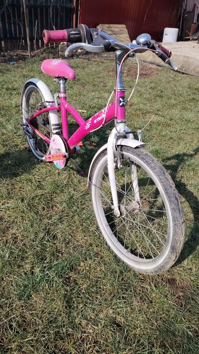 Vând bicicleta fete 20“