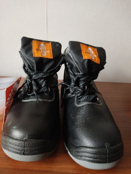 Продам ботинки новые