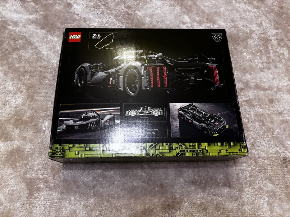 LEGO Technic: Peugeot Le Mans Hybrid Hypercar 42156