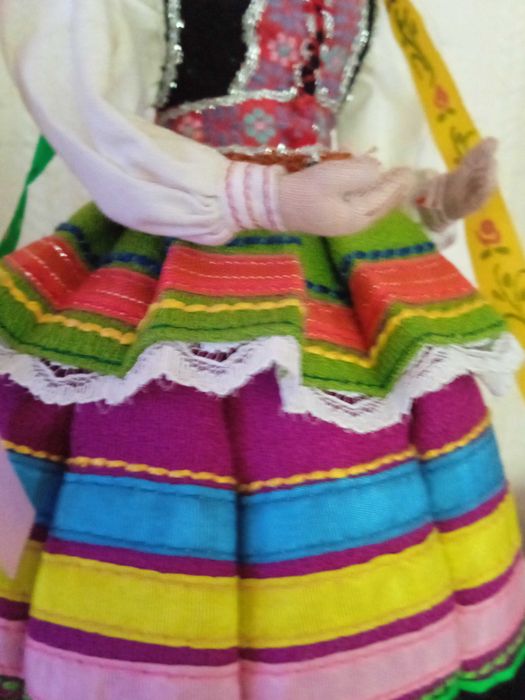 Кукла в народна носия, 24 см