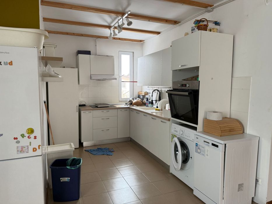 Vand Hala cu spatiu de locuit sau de birouri