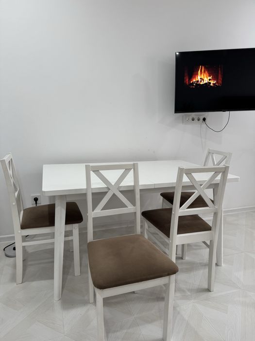 Продам стол со стклями