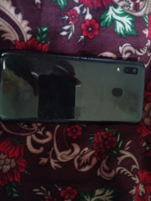 Samsung. A20 yili2020 sroshniy