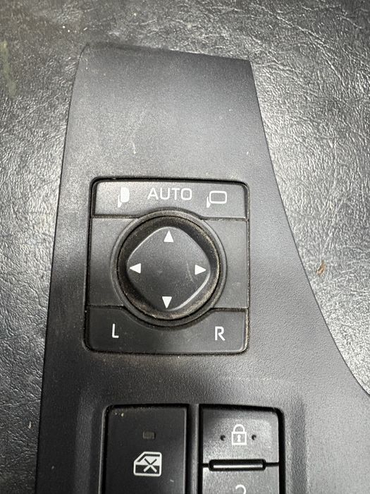 Toyota Rav 4 2022 година Дясно Огледало