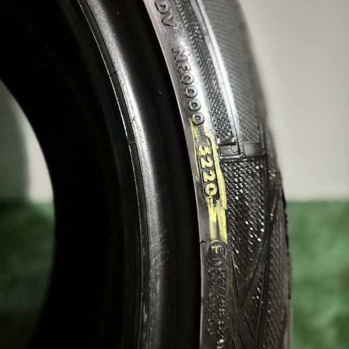 285 40 21 O bucată Vredestein Giugiaro m+s