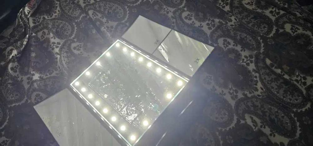 oglinda machiaj makeup cu leduri