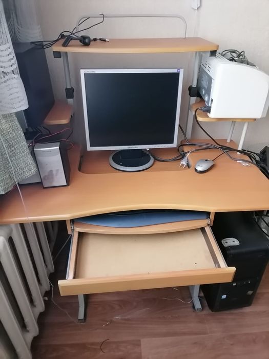Продам компьютер и стол