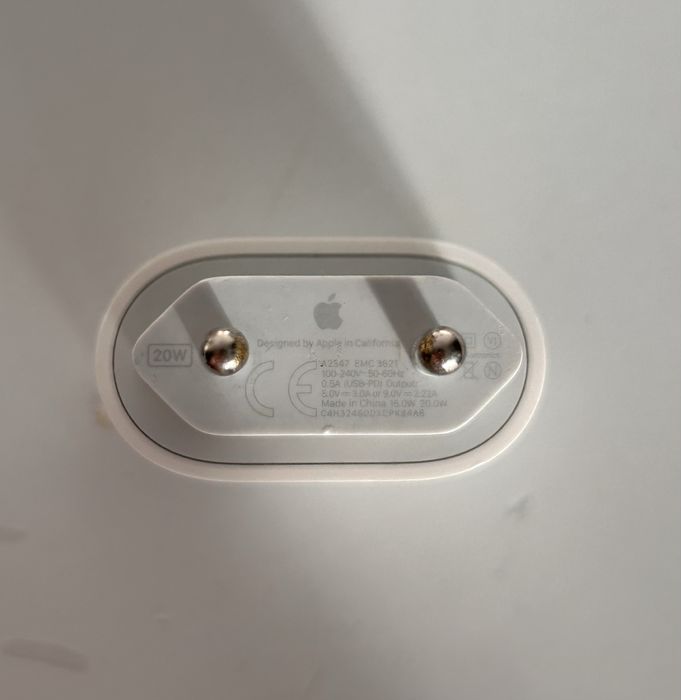 Оригинал Apple 20W USB-C.